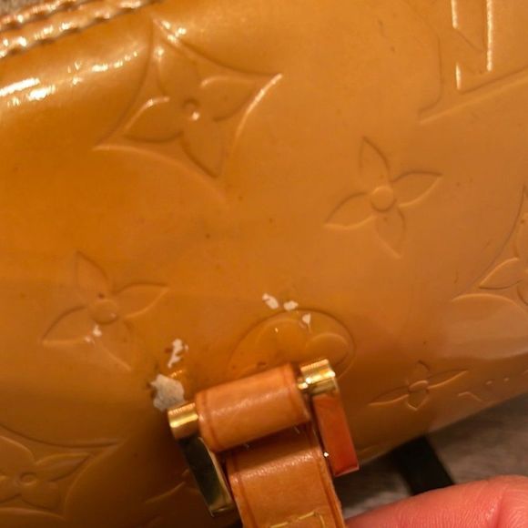 Authentic LOUIS VUITTON Bedford Beige Vernis Leather Hand B… - Picture 11 of 17